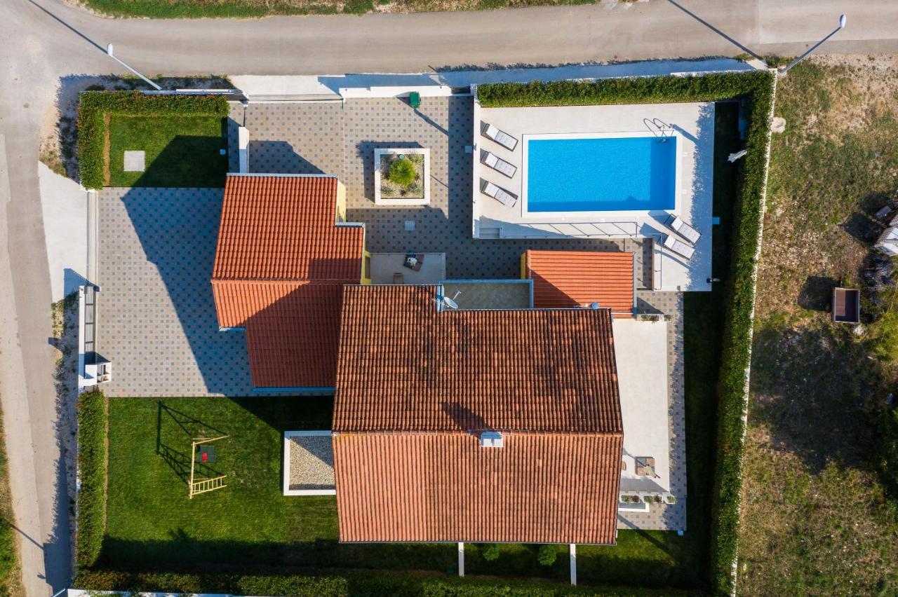 Villa Petra S Bazenom, Rostiljem I Parkingom Zadar Eksteriør billede