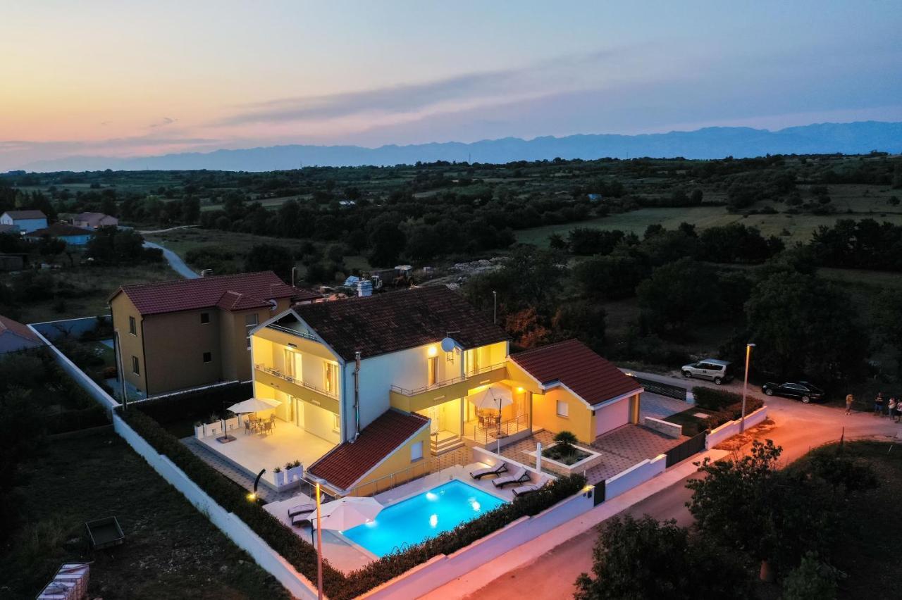 Villa Petra S Bazenom, Rostiljem I Parkingom Zadar Eksteriør billede