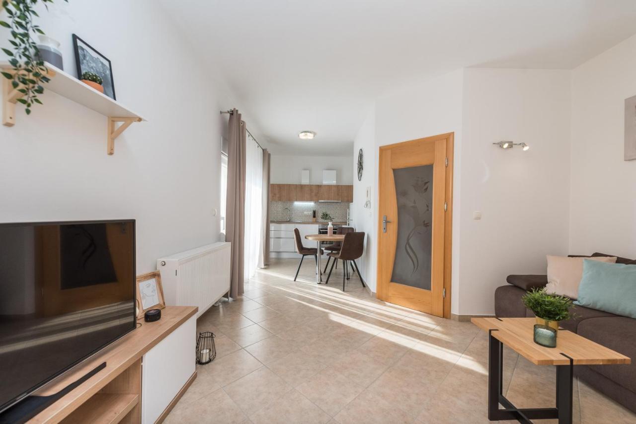 Villa Petra S Bazenom, Rostiljem I Parkingom Zadar Eksteriør billede