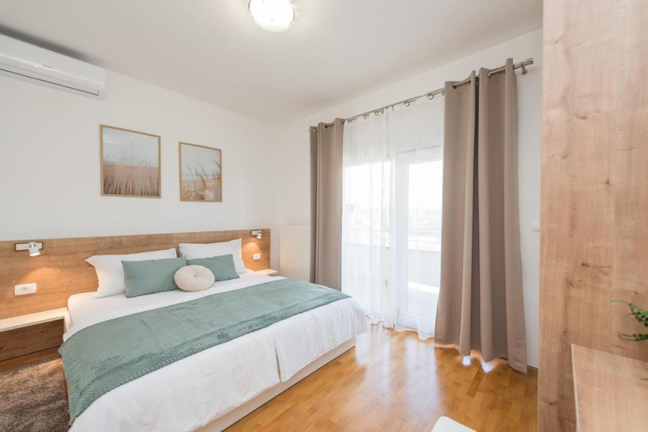 Villa Petra S Bazenom, Rostiljem I Parkingom Zadar Eksteriør billede